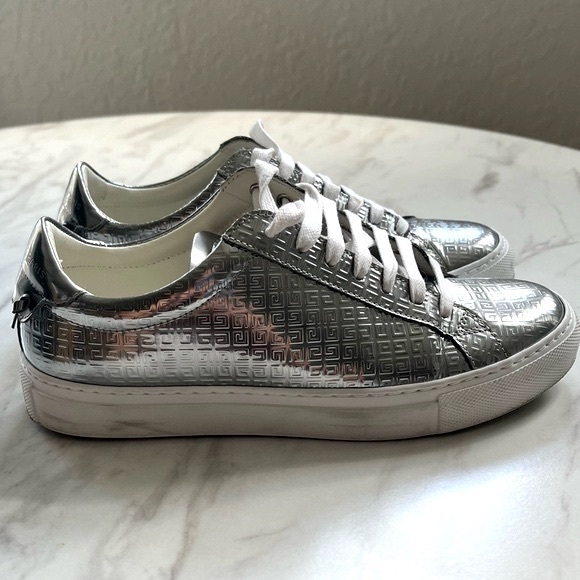 Givenchy Urban Street Monogram Sneakers - Picture 4 of 7